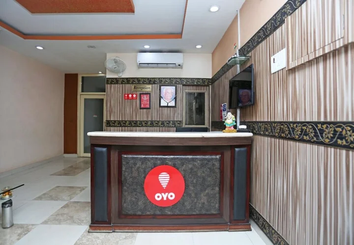 Варанаси: OYO 3996 HKJ Residency