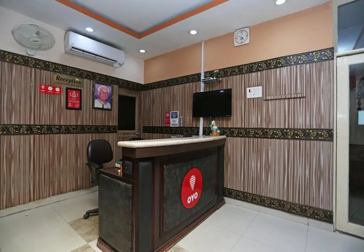 Варанаси: OYO 3996 HKJ Residency