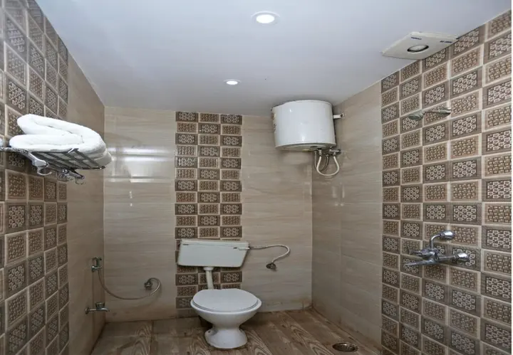 Варанаси: OYO 3996 HKJ Residency