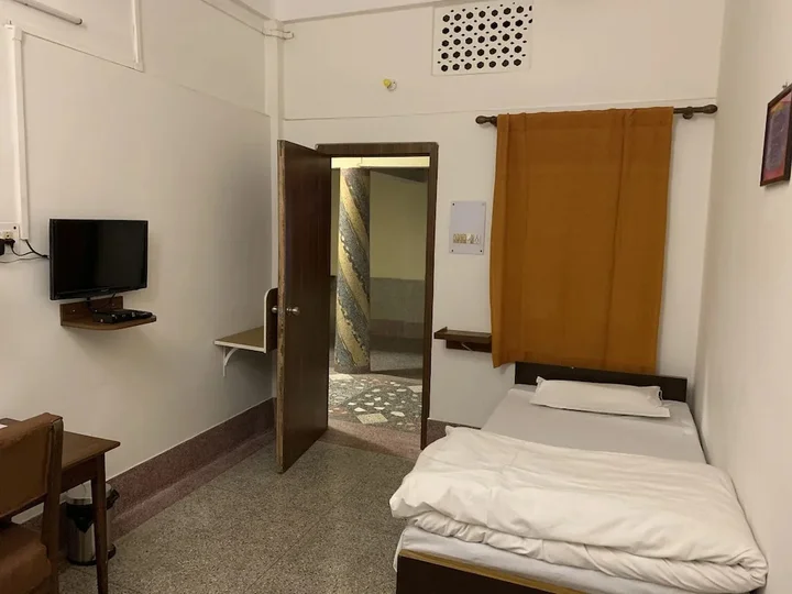 Силигури: Hotel Saluja