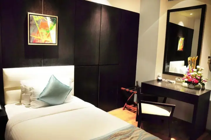 Колката: Senses Hotel