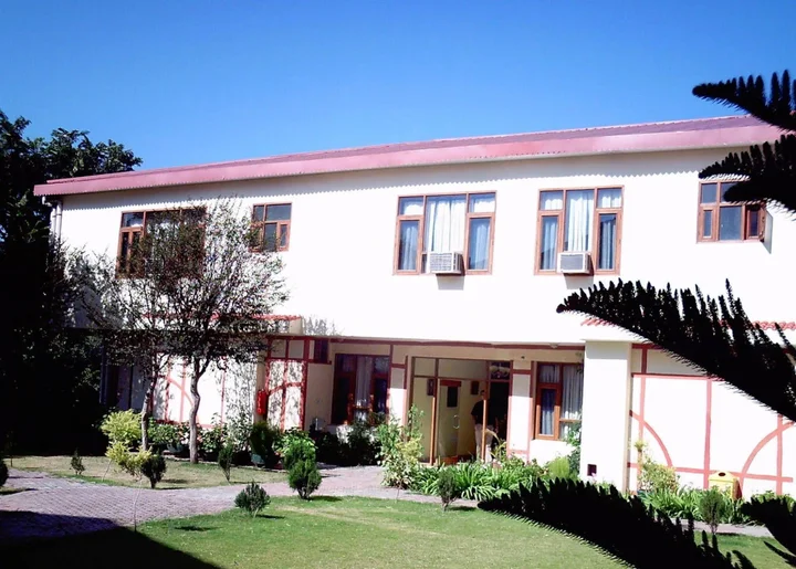 Казаули: Surya RockRose Resort