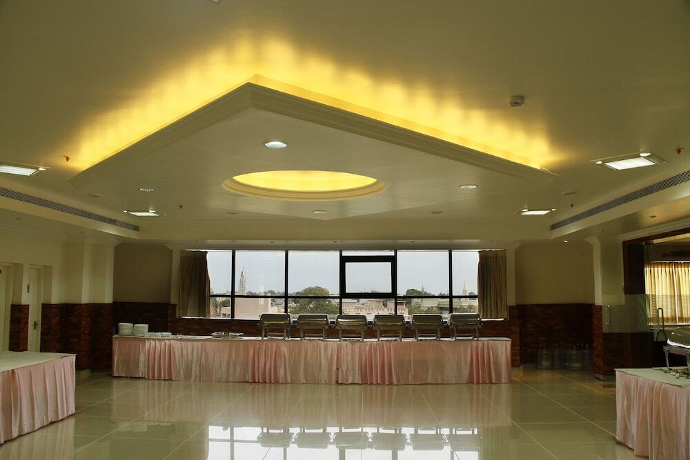 Тутикорин: Hotel Dsf Grand Plazas