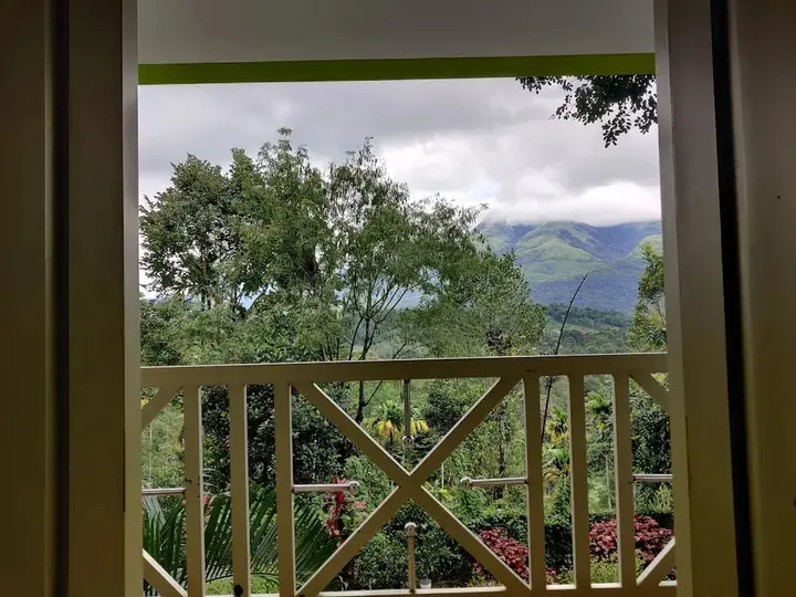 Султан-Батери: woodrose resort
