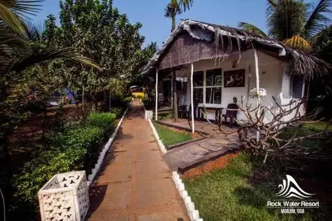 Морджим: Rock Water Resort