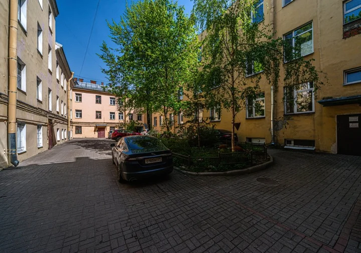 Санкт-Петербург: Апартаменты Apartment near Spit of Vasilyevsky Island