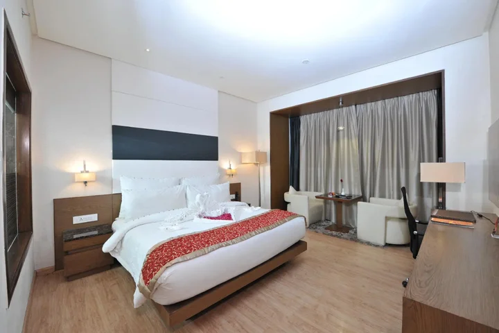 Ахмедабад: Narayani Heights Hotel and Resort