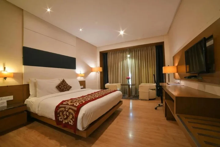 Ахмедабад: Narayani Heights Hotel and Resort