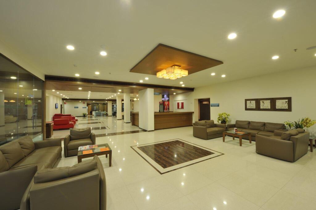 Ахмедабад: Narayani Heights Hotel and Resort