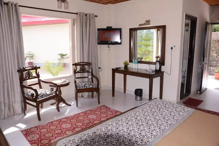 Куфри: Maple Resort Chail