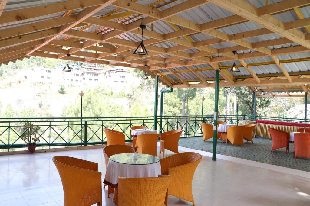 Куфри: Maple Resort Chail