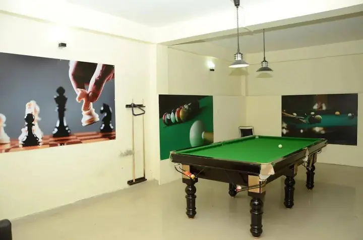 Куфри: Maple Resort Chail