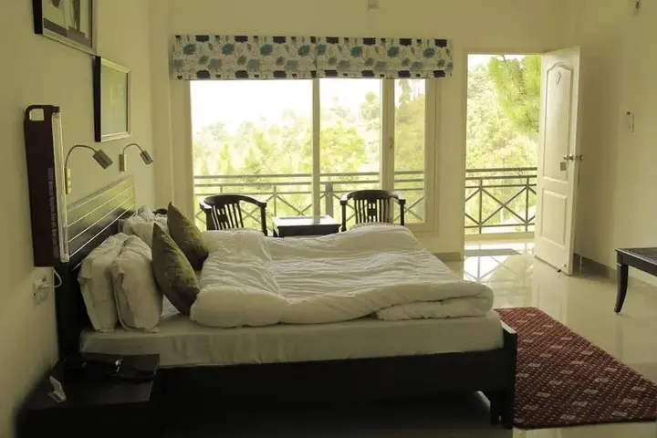 Куфри: Maple Resort Chail