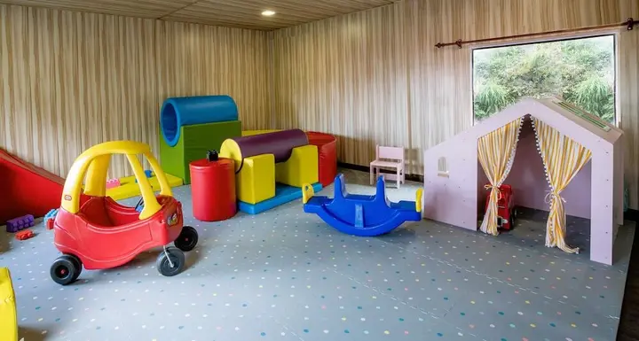 Куфри: Maple Resort Chail