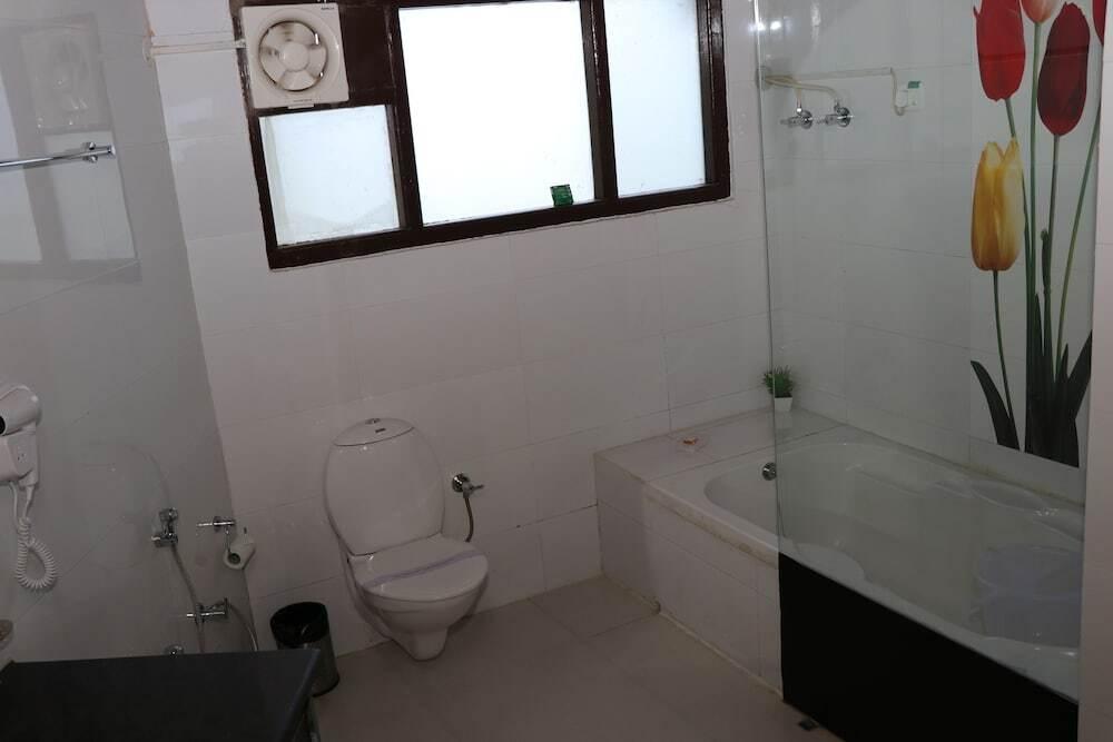 Куфри: Maple Resort Chail