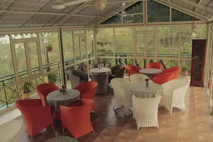 Куфри: Maple Resort Chail