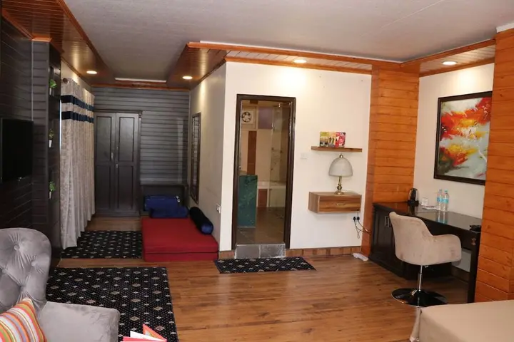 Куфри: Maple Resort Chail