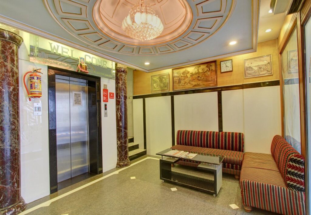 Бангалор: OYO 12985 Sabharwal Viceroy
