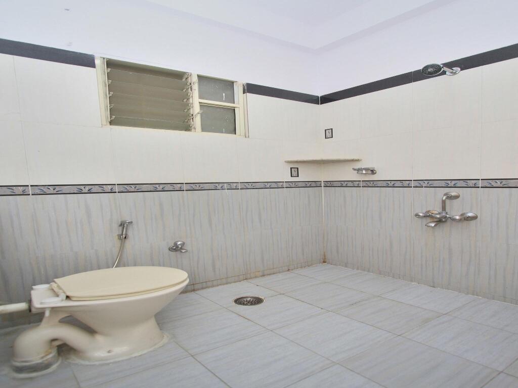 Бангалор: OYO 12985 Sabharwal Viceroy