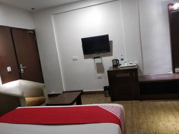 Бангалор: R D Suites A Business Hotel