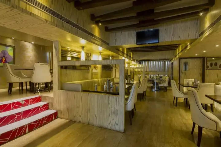 Бангалор: R D Suites A Business Hotel