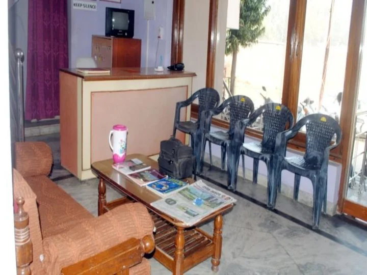 Агра: The National Guest House