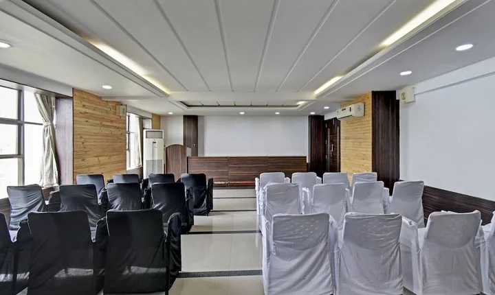 Аурангабад: Treebo Admiral Suites New Usmanpura
