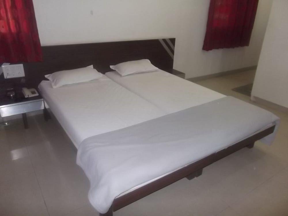 Ранжангаон: Hotel Shivalin