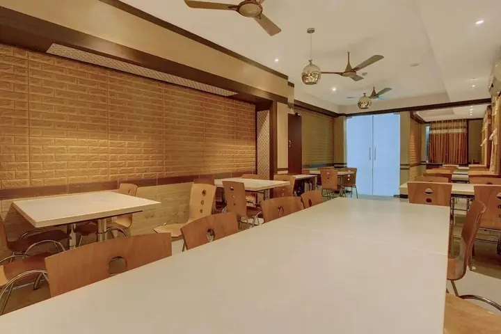 Бахадургарх: Motel Gajraj Continental by OYO Rooms