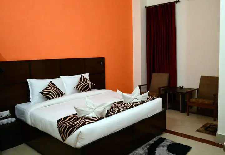 Кангра: Dee Jay Hotel and Restaurant