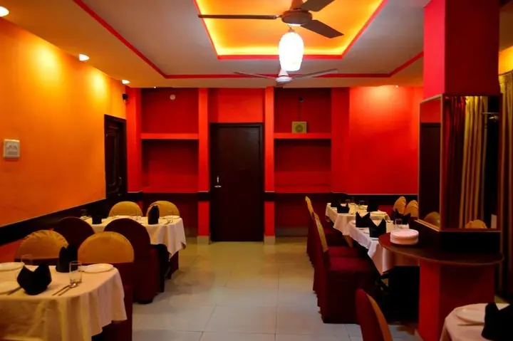 Кангра: Dee Jay Hotel and Restaurant
