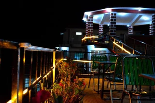 Кангра: Dee Jay Hotel and Restaurant
