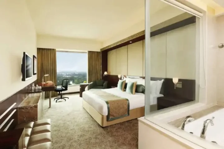 Ахмедабад: Crowne Plaza Ahmedabad City Centre by IHG