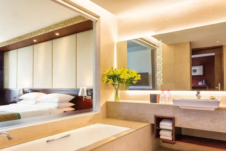 Ахмедабад: Crowne Plaza Ahmedabad City Centre by IHG