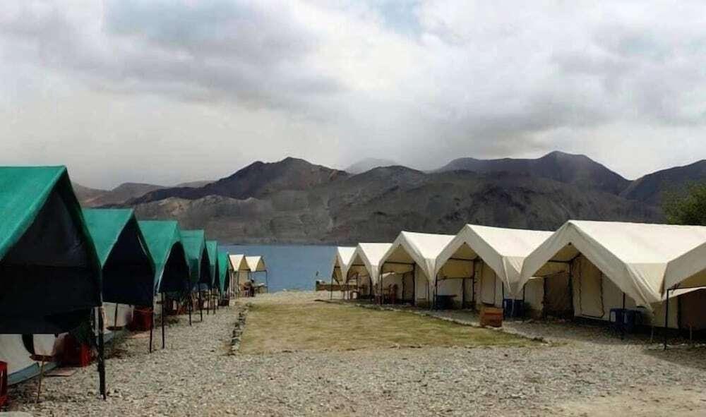 Спангмик: Wonderland Camps
