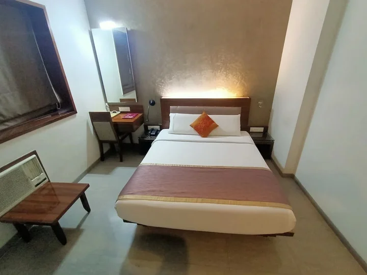 Тхане: Hotel Vinyasa