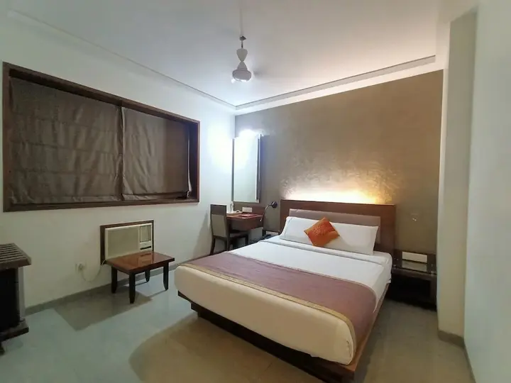 Тхане: Hotel Vinyasa