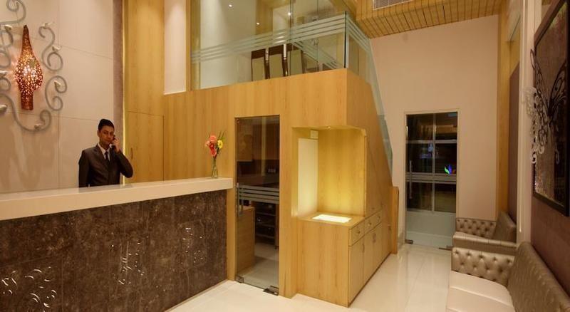 Тхане: Hotel Vinyasa