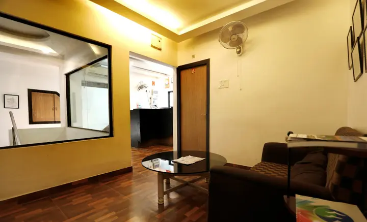 Колката: Hotel Trimoorti