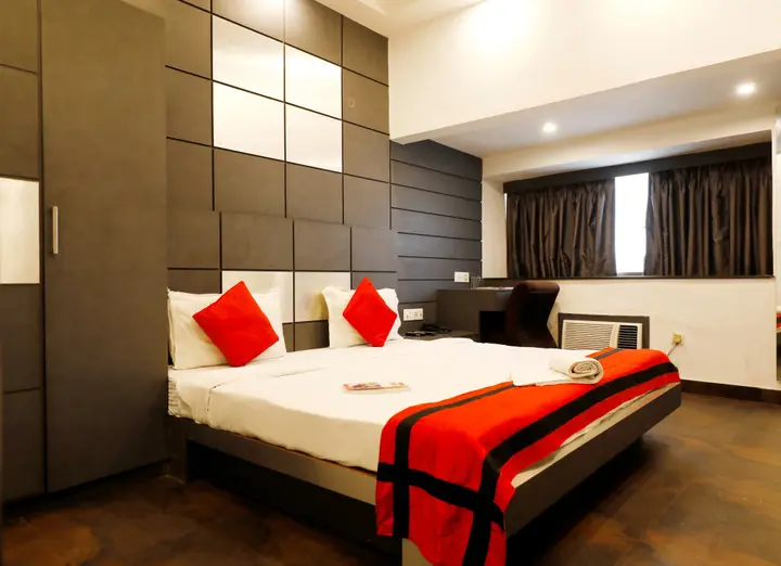 Колката: Hotel Trimoorti