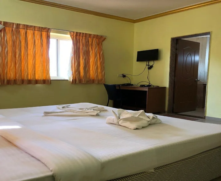 Арамбол: Hotel El-Paso
