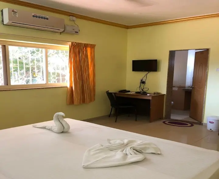 Арамбол: Hotel El-Paso
