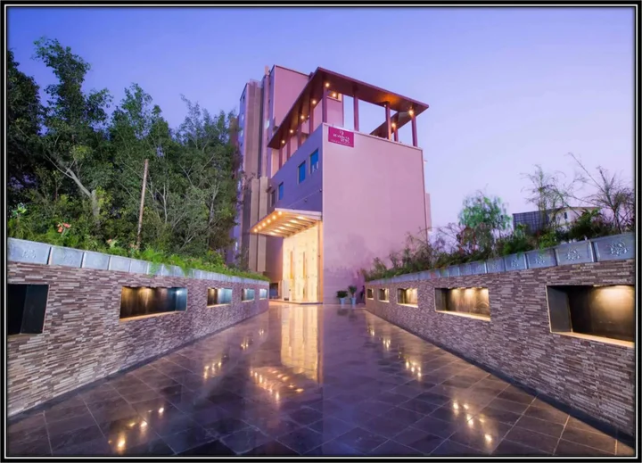 Пимпри-Чинчвад: Regenta Central Grand Exotica Pune