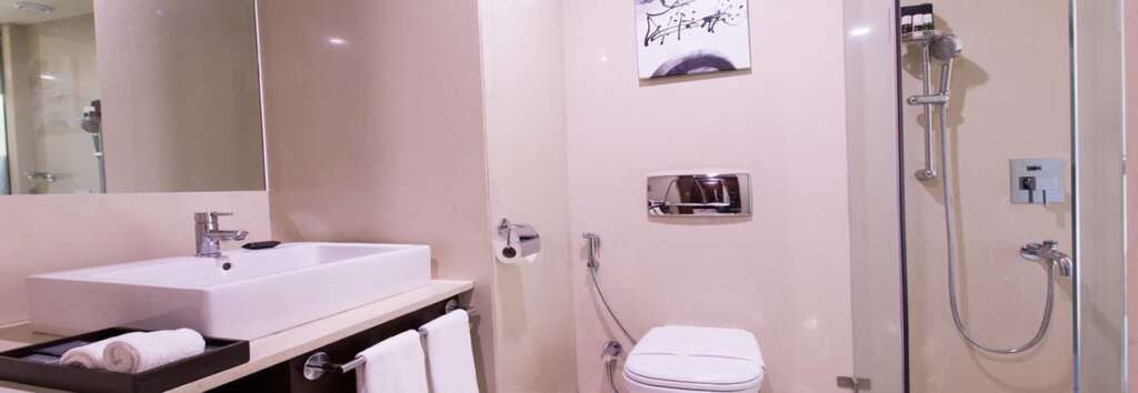 Пимпри-Чинчвад: Regenta Central Grand Exotica Pune