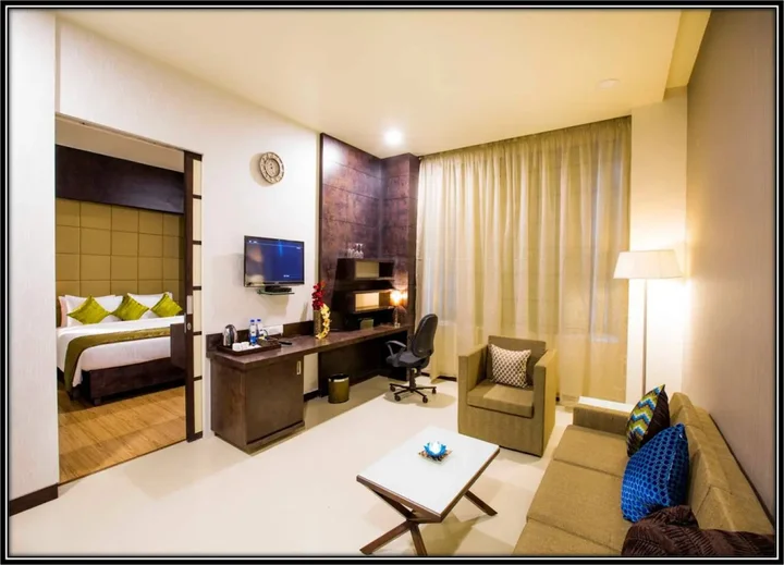 Пимпри-Чинчвад: Regenta Central Grand Exotica Pune