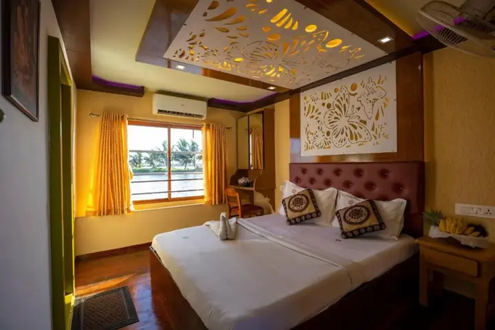 Аллеппи: Coco Houseboats Kerala