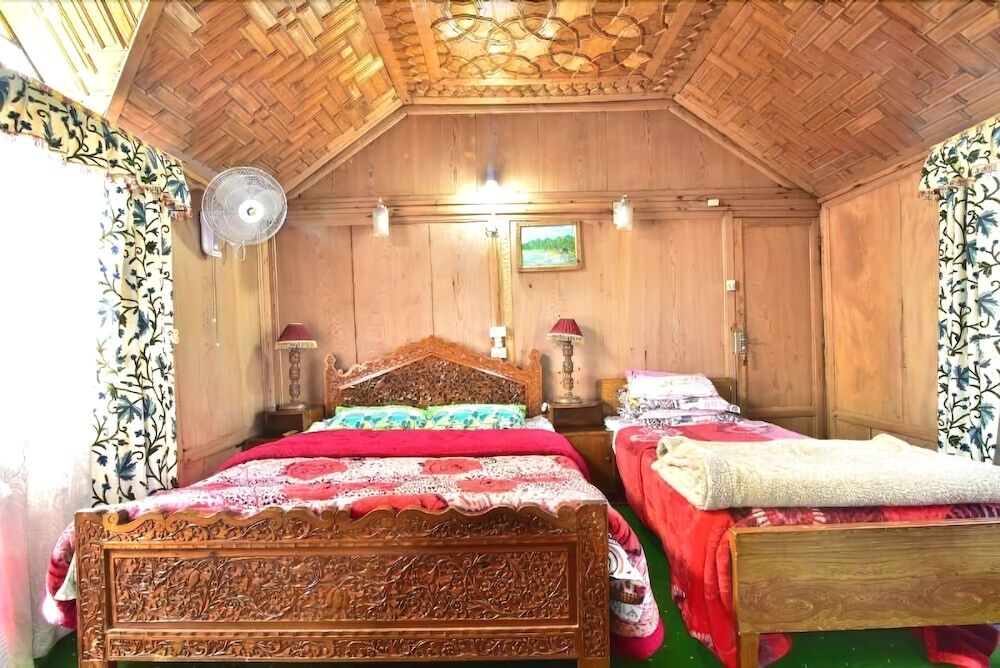 Шринагар: Houseboat