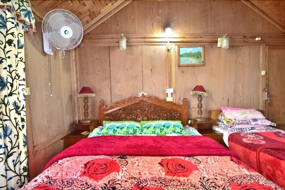 Шринагар: Houseboat