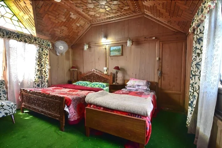 Шринагар: Houseboat