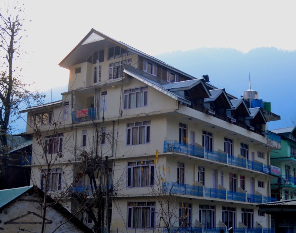 Манали: CS Shhandella Hotel